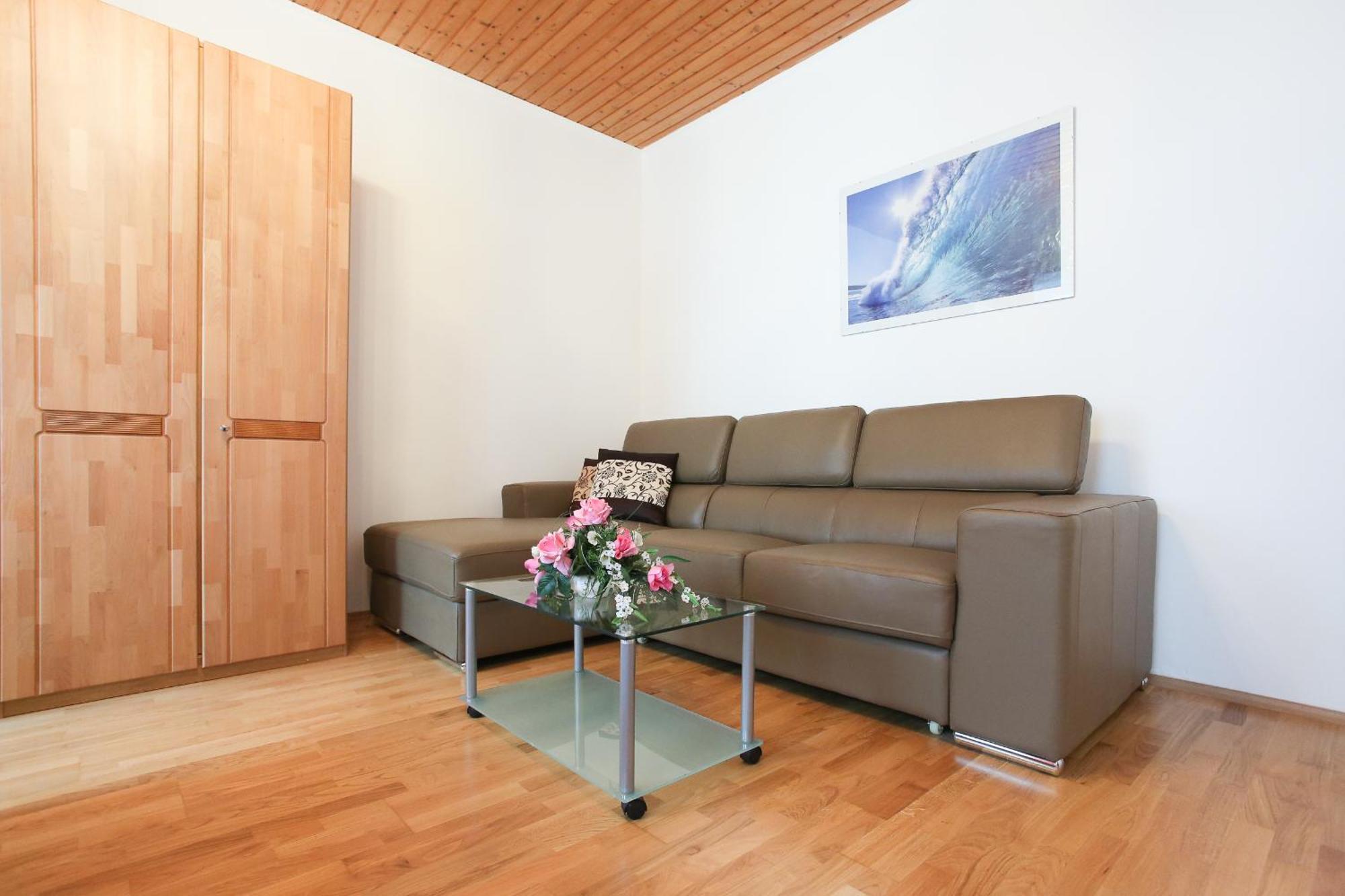 Mozart Apartments Виена Стая снимка