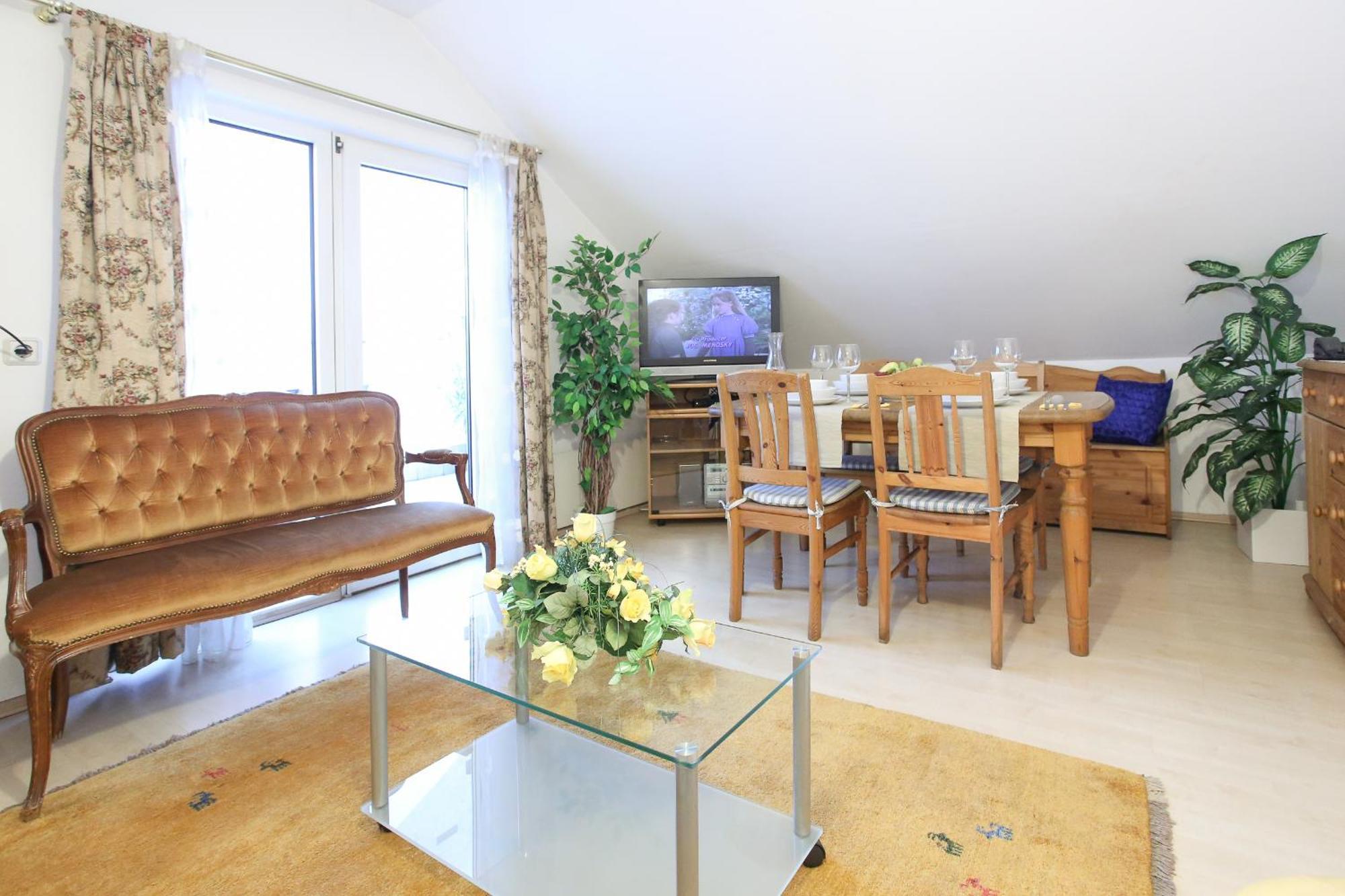 Mozart Apartments Виена Стая снимка