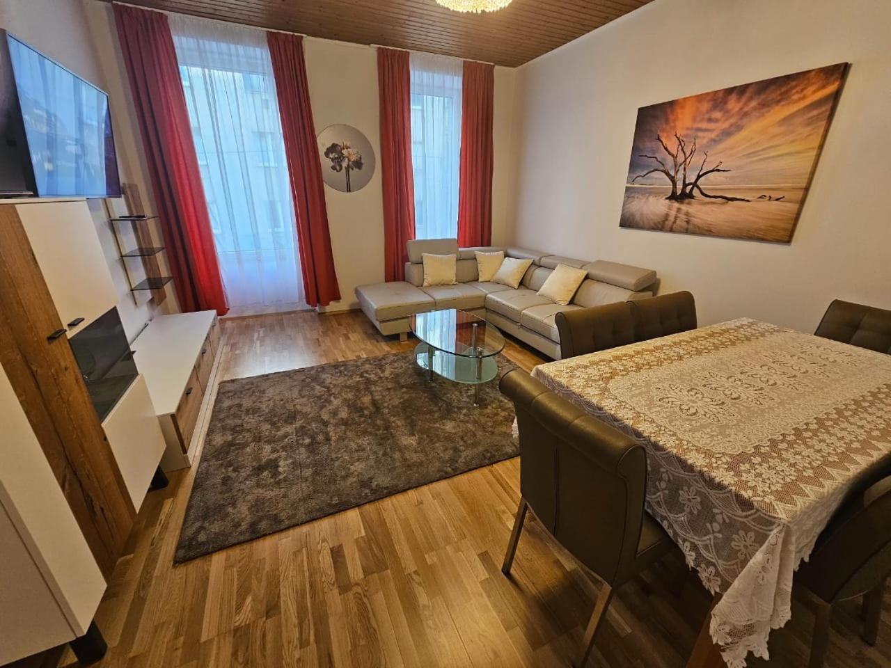 Mozart Apartments Виена Екстериор снимка